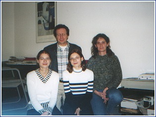 Das Teamfoto - von links:
Romy, Herr Donner, ich (Maria) und Frau Ldemann